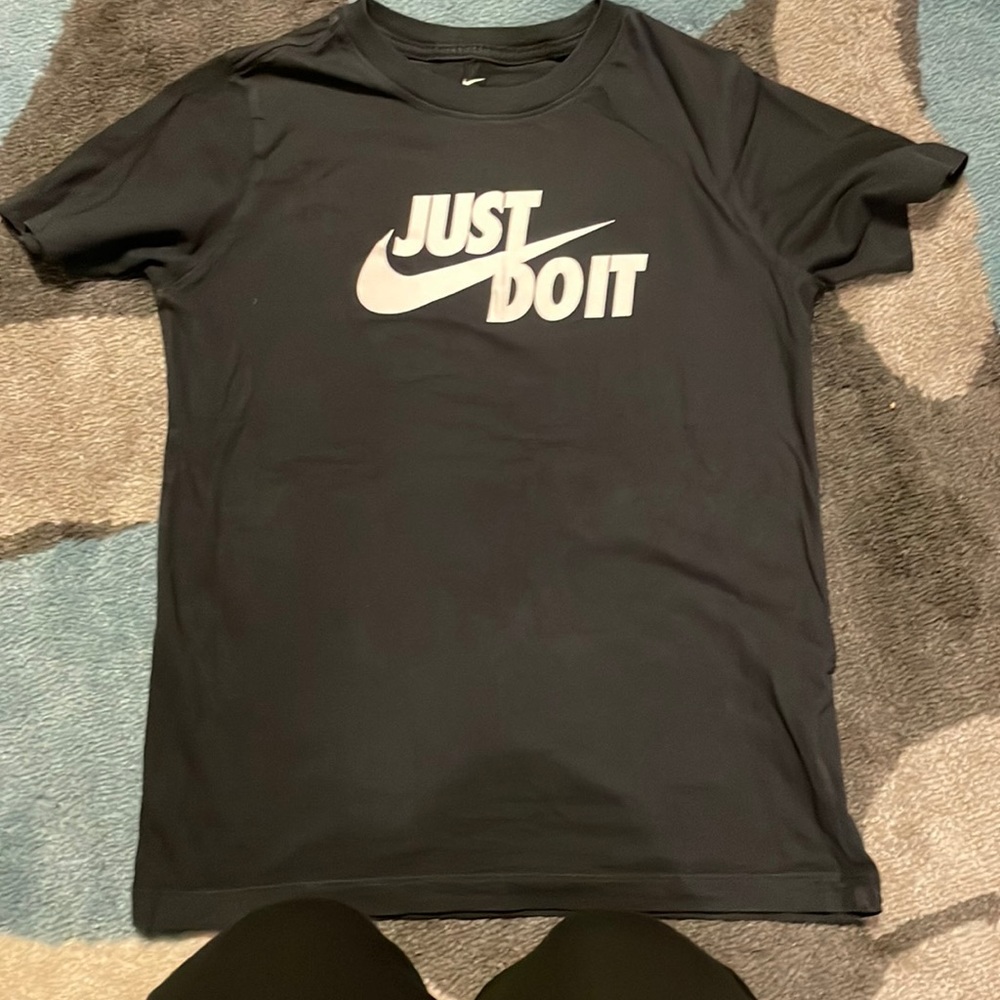 black Just do it tee